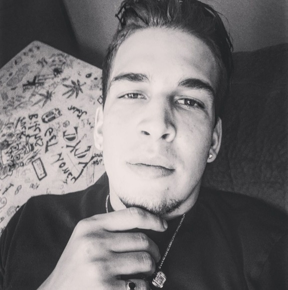 Meet your Posher, Max - Picture 1 of 1